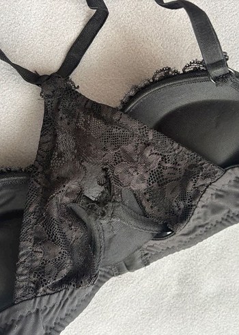 Siyah Dantel Detaylı Goth Sütyen - Görsel 3