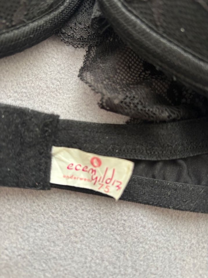 Siyah Dantel Detaylı Goth Sütyen - Görsel 2