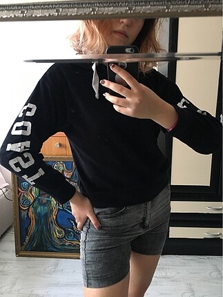 Kapşonlu sweatshirt