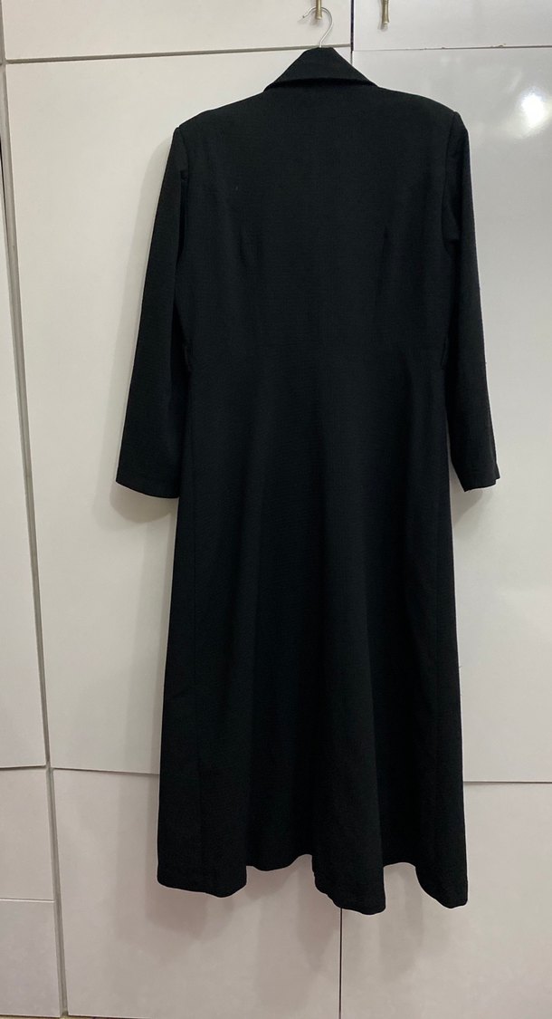 Kadın Siyah Uzun Düğmeli Gotik Kaban - Görsel 3