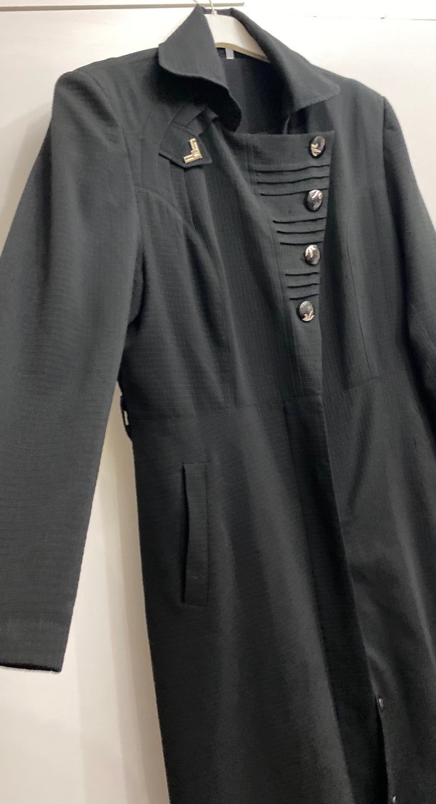 Kadın Siyah Uzun Düğmeli Gotik Kaban - Görsel 5