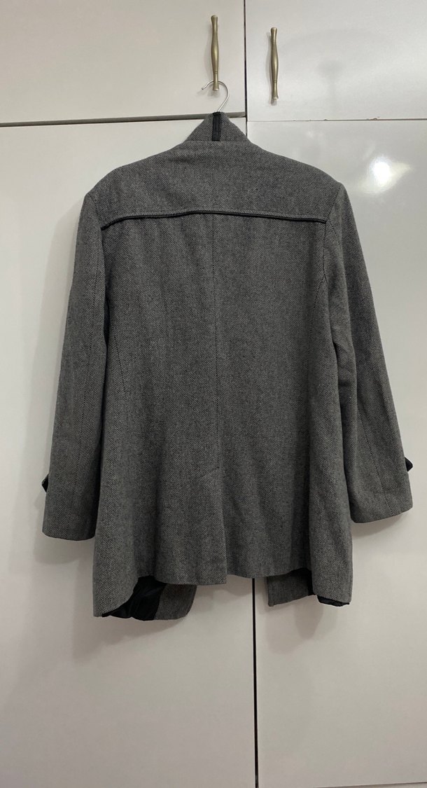 Gri Düğmeli Erkek Midi Kaban - Görsel 4