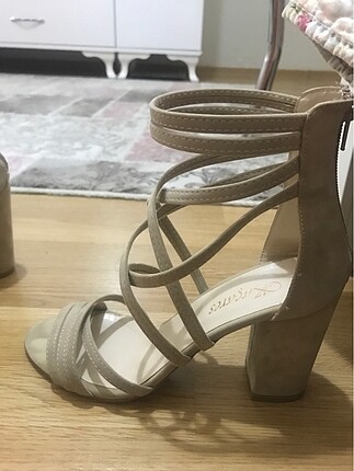 Zara Ten rengi topuklu ayakkabı