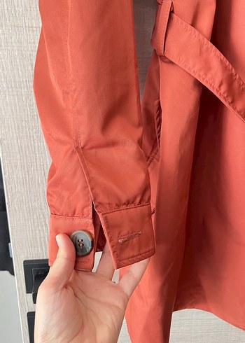 Kemer Tokalı Kırmızı Midi Trençkot - Görsel 4