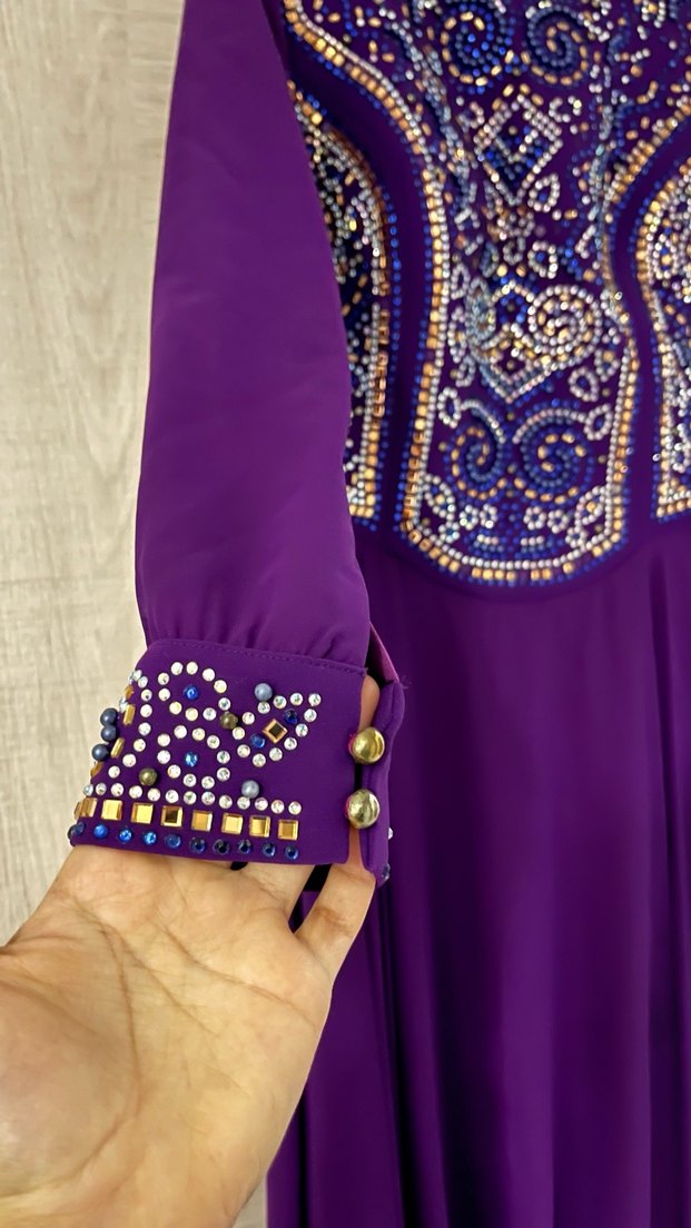 Uzun Mor İşlemeli Boncuklu Kadın Elbise - Görsel 3