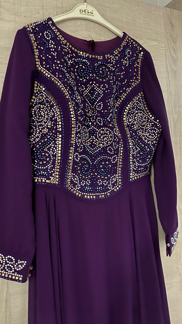 Uzun Mor İşlemeli Boncuklu Kadın Elbise - Görsel 2