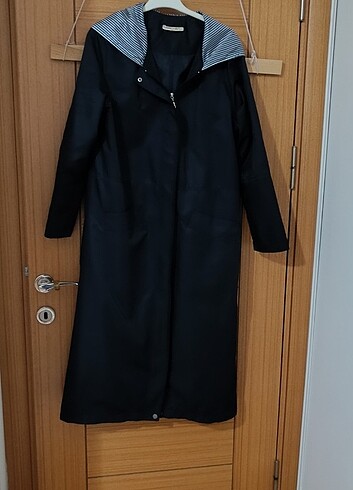 40 Beden siyah Renk Yağmurluk 