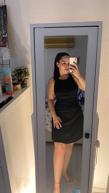 H&M Siyah Sırt Detaylı Elbise