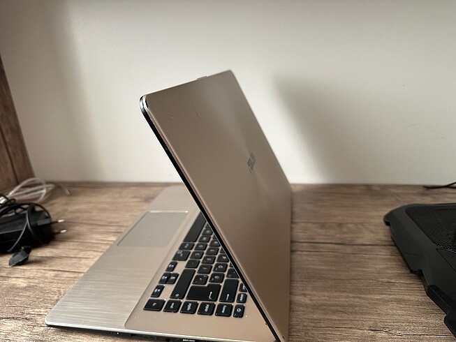 Beden ASUS X505BP-EJ219T
