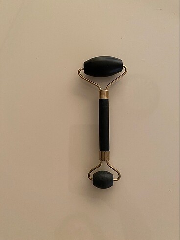 Skin roller