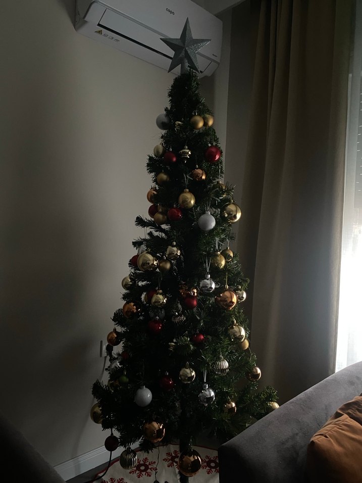 Parlak Çok Renkli Yılbaşı Ağacı - Görsel 2