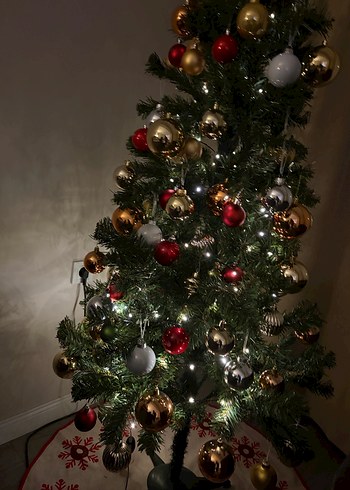 Çok Renkli Yılbaşı Ağacı - Görsel 3