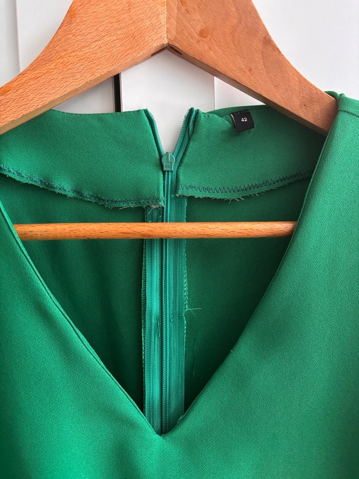 Yeşil V Yakalı Midi Uzun Kollu Elbise - Görsel 4