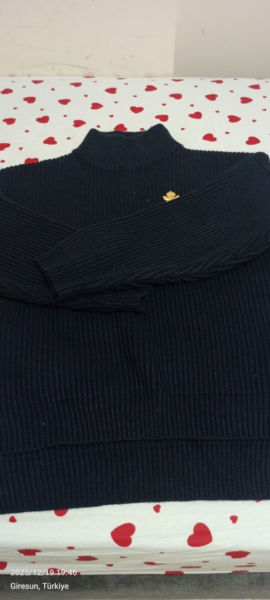 Altın Renkli Broşlu Boğazlı Kadın Kazak - Görsel 4