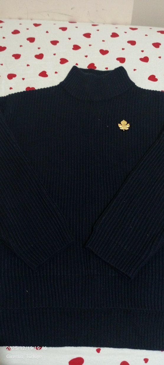 Altın Renkli Broşlu Boğazlı Kadın Kazak - Görsel 2