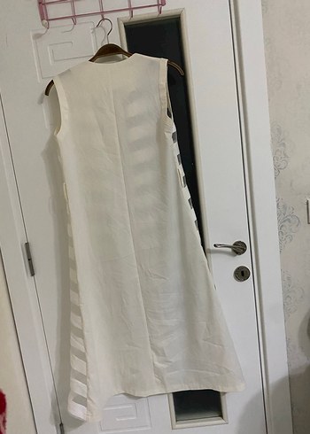 Beyaz Uzun Pilili Kolsuz Kadın Yelek - Görsel 4