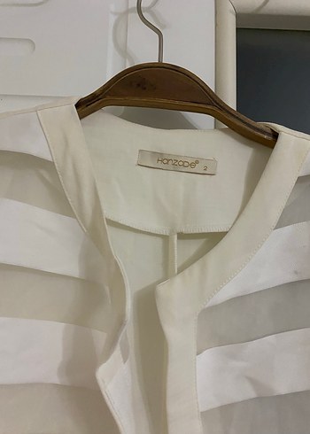 Beyaz Uzun Pilili Kolsuz Kadın Yelek - Görsel 6