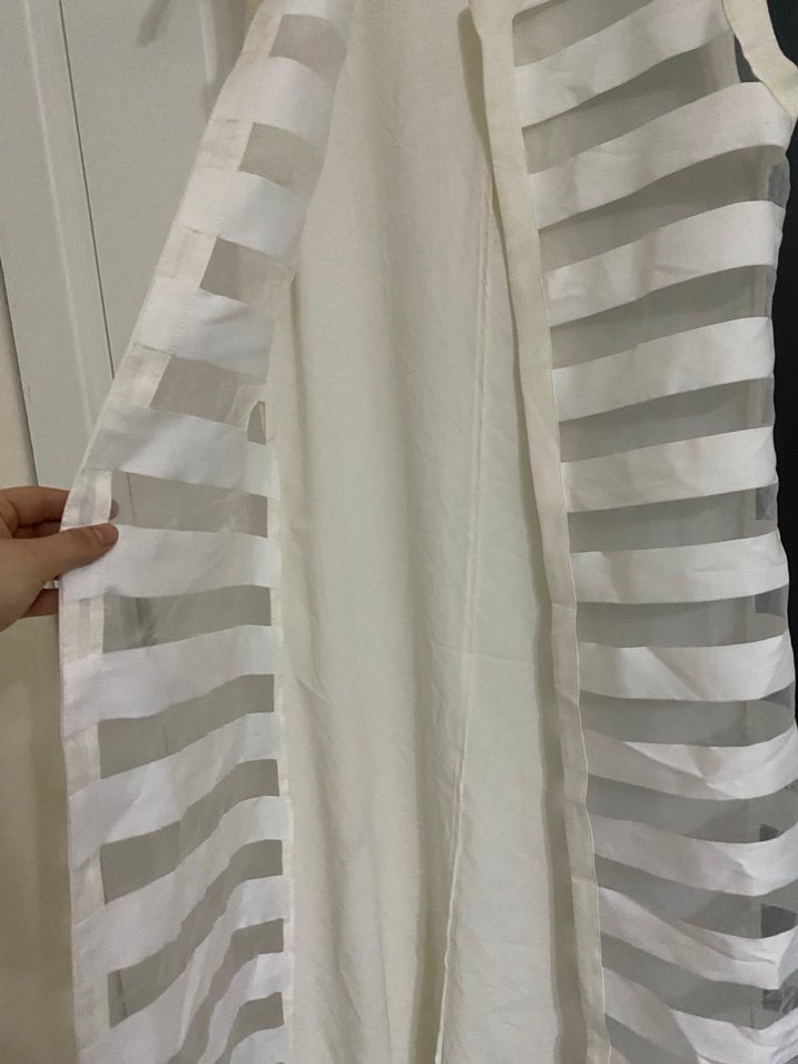 Beyaz Uzun Pilili Kolsuz Kadın Yelek - Görsel 3