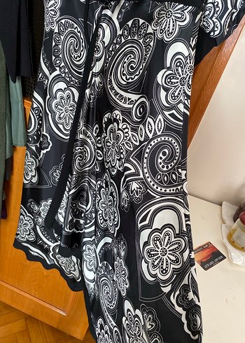 Uzun Kol Siyah Desenli Elbise - Görsel 3