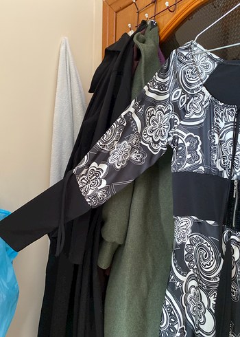 Uzun Kol Siyah Desenli Elbise - Görsel 4