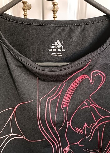 l Beden Adidas tişört