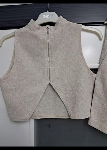 Bej Keten Mini Şort ve Straplez Üst - Görsel 3