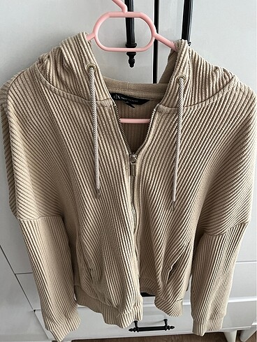 ARMANI HIRKA