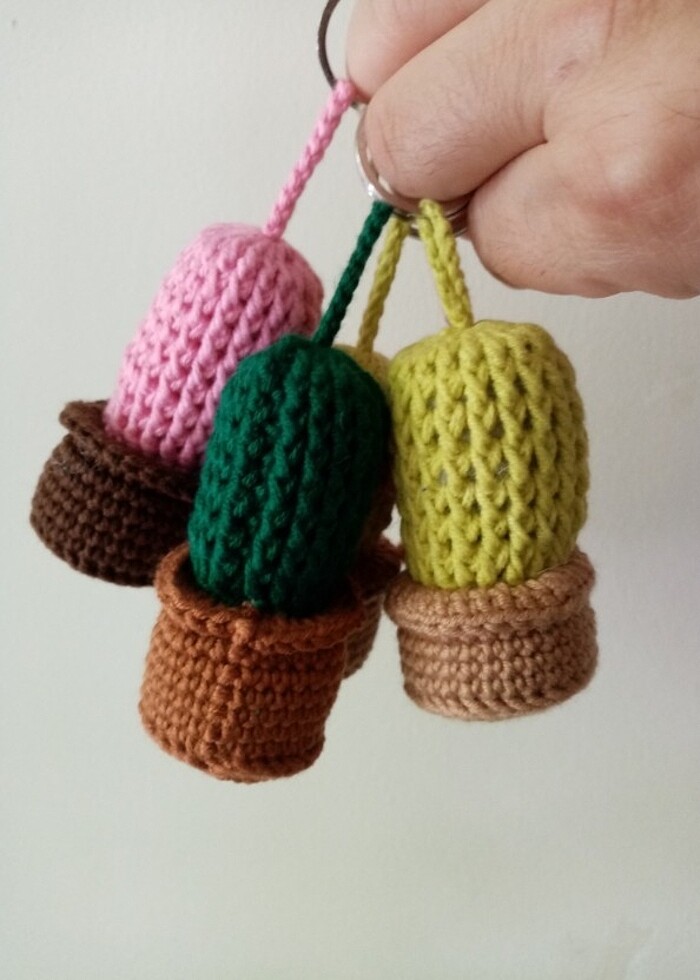 Amigurumi kaktüs anahtarlık  - Görsel 2