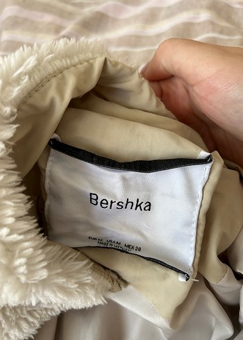 m Beden beyaz Renk Bershka Peluş Mont