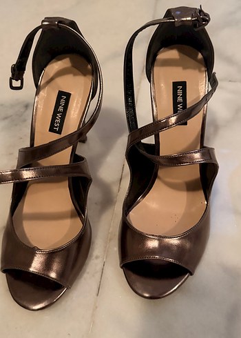 Nine West Metalik Bronz Topuklu Sandalet