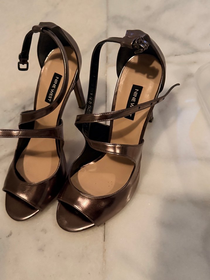 Nine West Metalik Bronz Topuklu Sandalet — görsel 2/3
