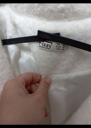 Çift Düğmeli Beyaz Uzun Kaban - Görsel 4