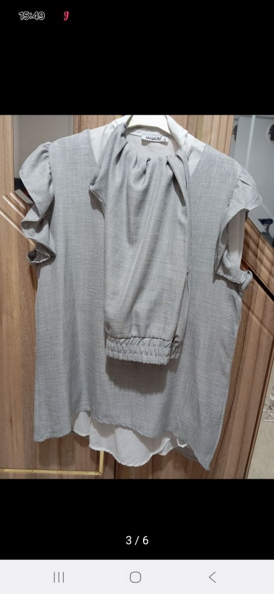 Gri Keten V Yaka Kısa Kollu Bluz - Görsel 3