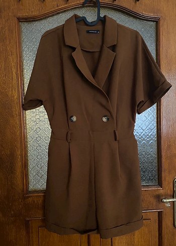 Düğmeli Kahverengi Kadın Tulum - Görsel 3