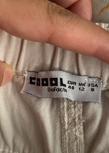 Bej Düğmeli Midi Şort - Görsel 2