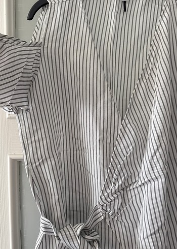 Omuzları Açık Çizgili Kadın Gömlek - Görsel 3