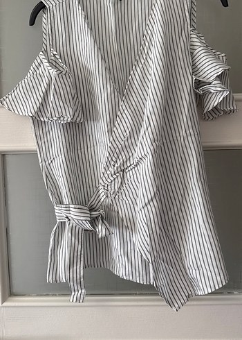 Omuzları Açık Çizgili Kadın Gömlek - Görsel 2