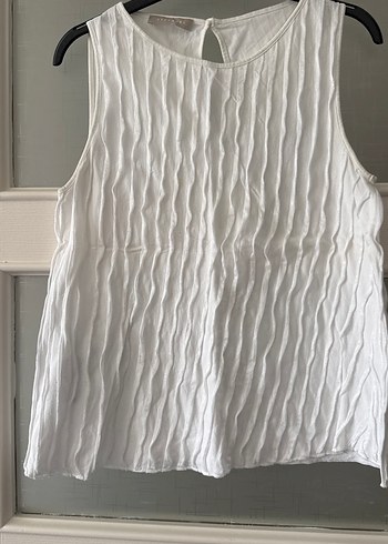 Kadın Beyaz Keten Pilili Kolsuz Bluz - Görsel 2