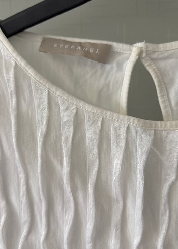 Kadın Beyaz Keten Pilili Kolsuz Bluz - Görsel 4