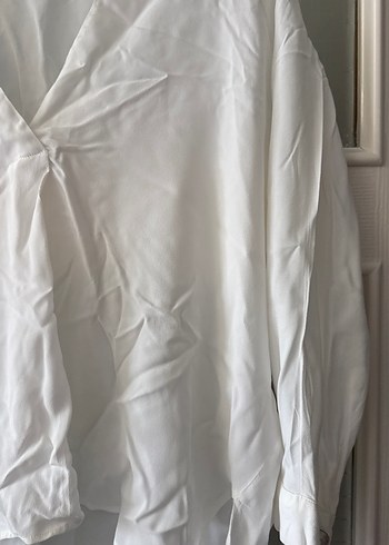 Beyaz V Yaka Uzun Kollu Keten Kadın Gömlek - Görsel 3