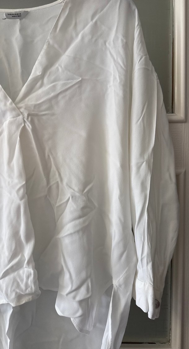 Beyaz V Yaka Uzun Kollu Keten Kadın Gömlek - Görsel 3