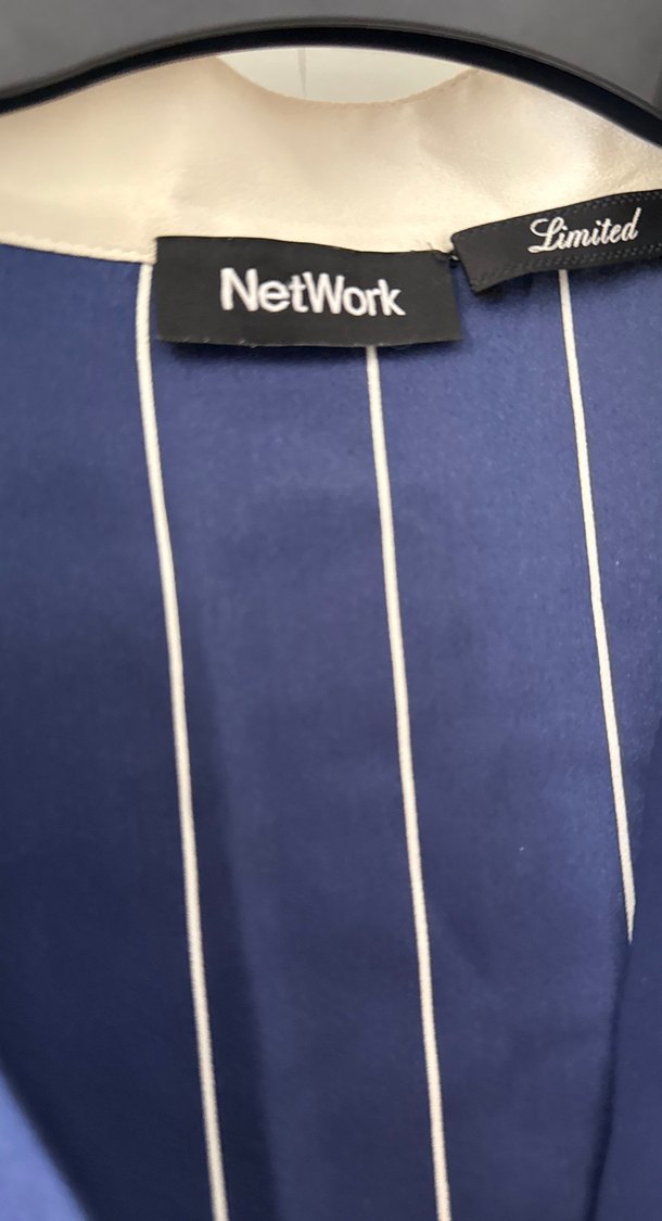 Şeritli Lacivert Kolsuz Midi Gömlek - Görsel 5