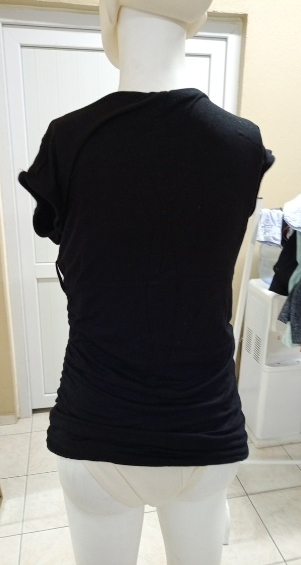 Siyah V Yaka Bluz - Görsel 5