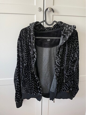 calvin klein hirka