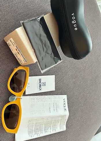 Vogue Hardal Güneş Gözlüğü - Görsel 4