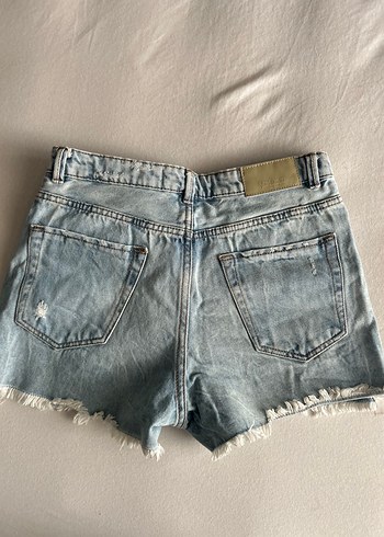 s Beden Strasivarius Yırtık Jean Şort