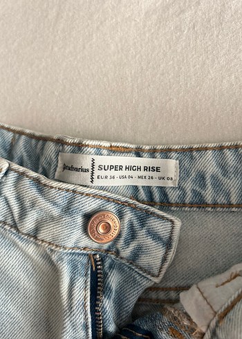s Beden siyah Renk Strasivarius Yırtık Jean Şort