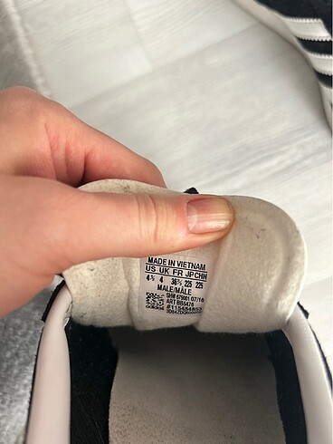 37 Beden siyah Renk Orijinal Adidas Gazelle Süet Siyah Klasik