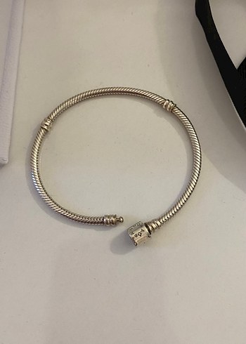 Pandora bileklik kullanılmadı