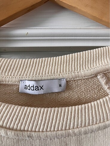 m Beden Addax crop sweat